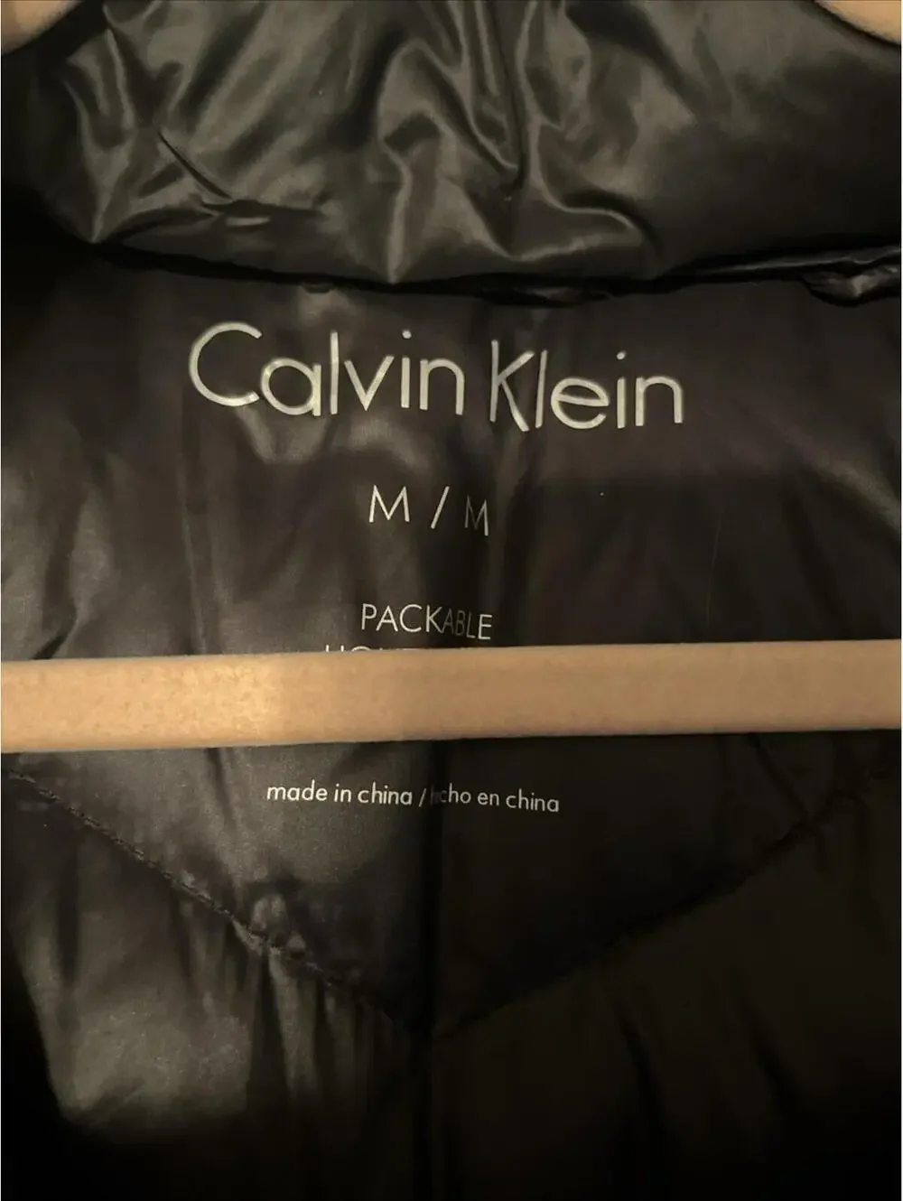Calvin Klein Packable Pre-owned Down Lightweight Hooded Black Coat Size Medium!! - Picture 4 of 6